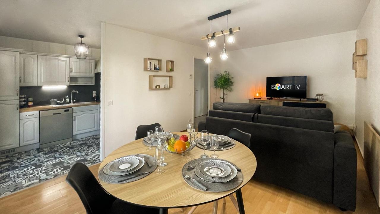 Homey Wood - New - Appartement Avec Une Chambre - Parking Prive Gratuit - Balcon Prive - A 5 Min De La Gare Pour Rejoindre Geneve Annemasse Luaran gambar