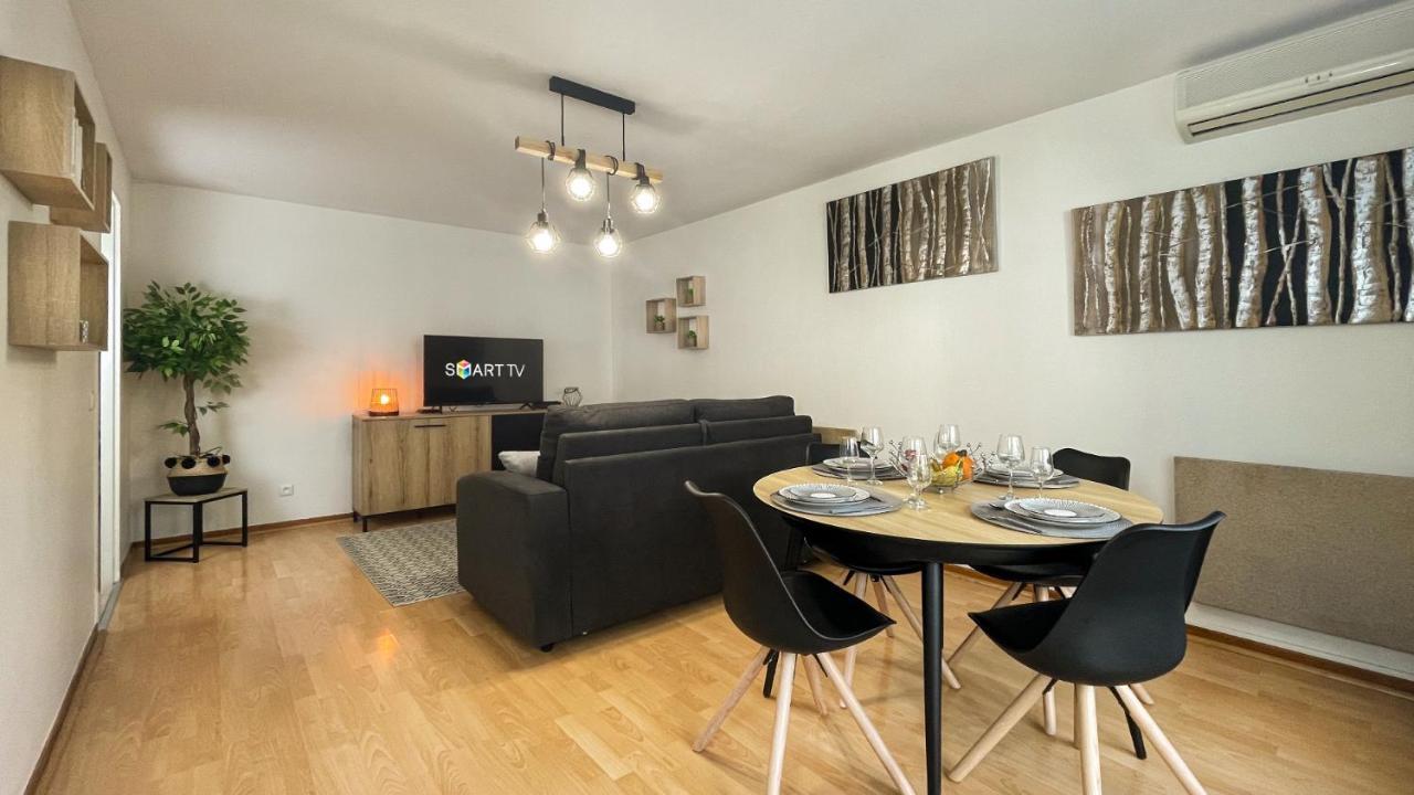 Homey Wood - New - Appartement Avec Une Chambre - Parking Prive Gratuit - Balcon Prive - A 5 Min De La Gare Pour Rejoindre Geneve Annemasse Luaran gambar